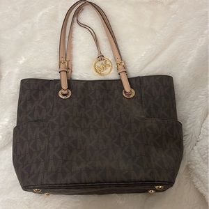 Michael kors purse